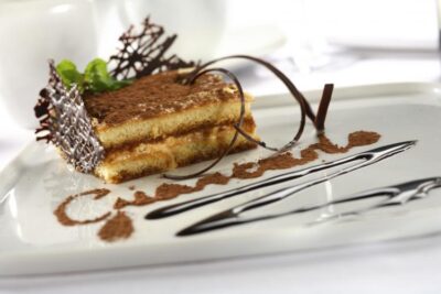 Tiramisu / Deser kawowy z serka mascarpone z likierem Amaretto