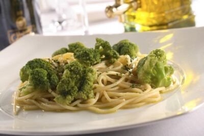 Spaghetti con broccoli/ Spaghetti z brokułami